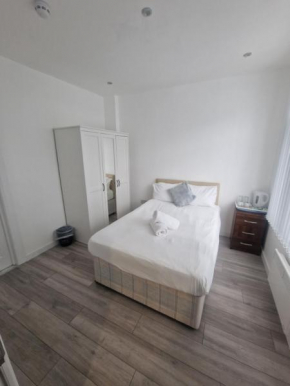 Double Deluxe Ensuite Room